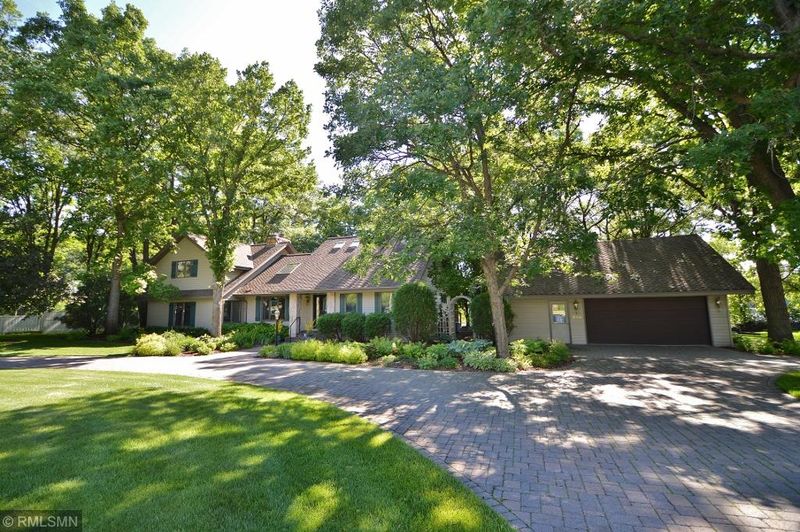 708 Riverside Ave N, Sartell, MN 56377
