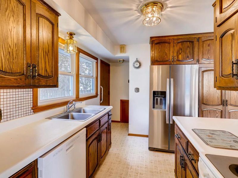1672 Wilson Ave, Saint Paul, MN 55106