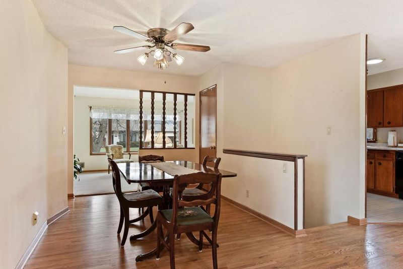 4329 Sandstone Dr, Eagan, MN 55122