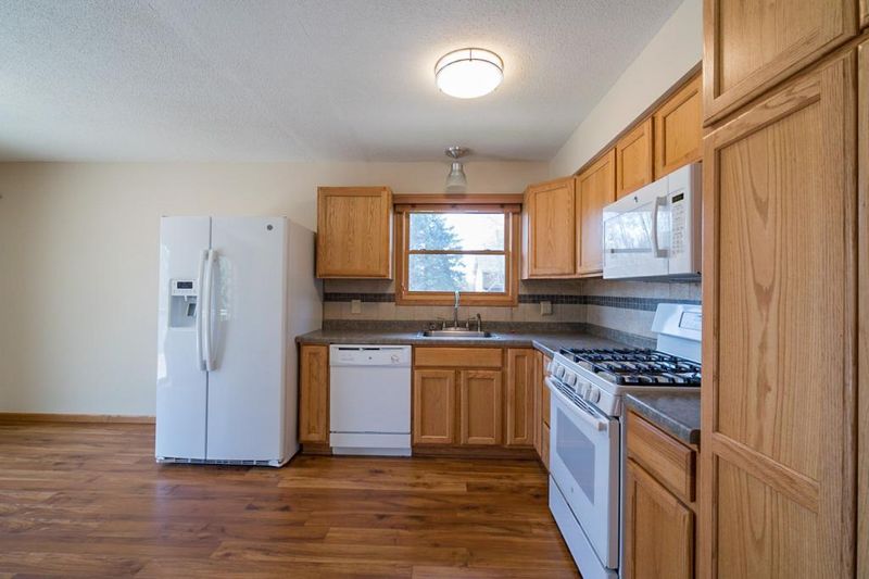 10706 Quaker Ln N, Maple Grove, MN 55369