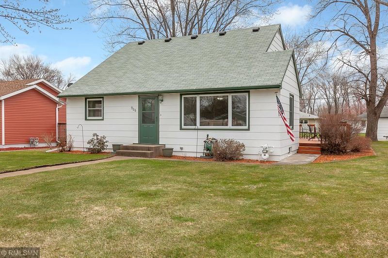 906 34th Ave N, Saint Cloud, MN 56303