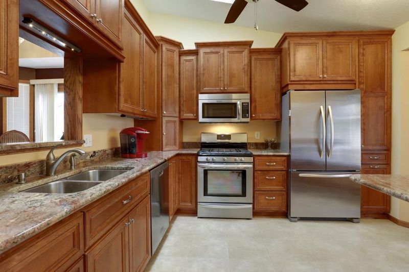6708 Quantico Ln N, Maple Grove, MN 55311
