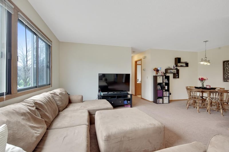 4190 White Bear Pw #1207, White Bear Twp, MN 55110