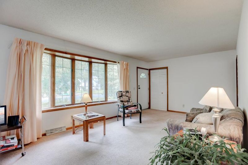 5614 Bryant Ave N, Brooklyn Center, MN 55430