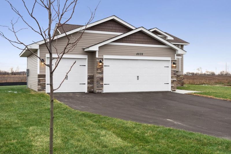 8608 Ebersole Ave NE, Monticello, MN 55362