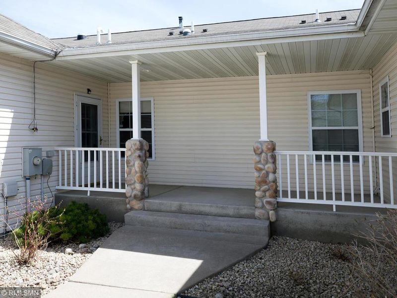 11674 Alpine Dr, Monticello, MN 55362