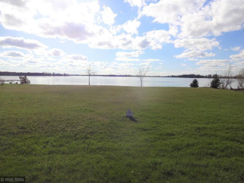 001 Henry Dr, Ivanhoe, MN 56142