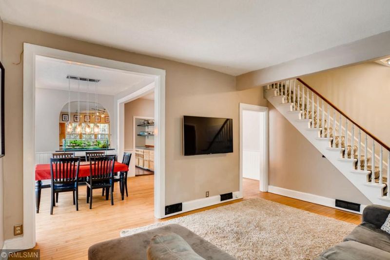 815 4th St S, Stillwater, MN 55082