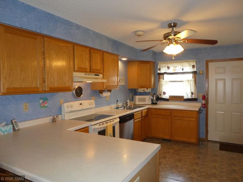 2403 Hillcrest Dr, Brainerd, MN 56401