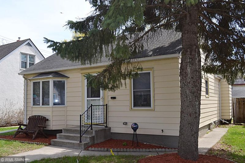 2014 Hawthorne Ave E, Saint Paul, MN 55119