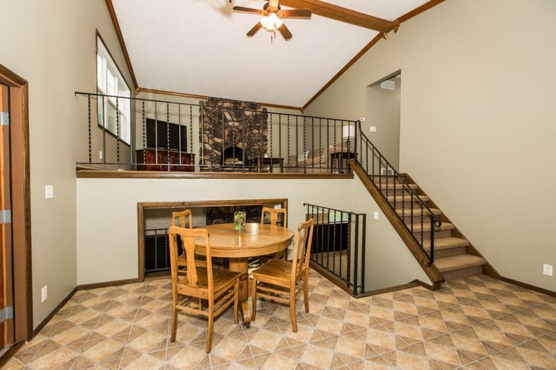 153 Chaparral Dr, Apple Valley, MN 55124