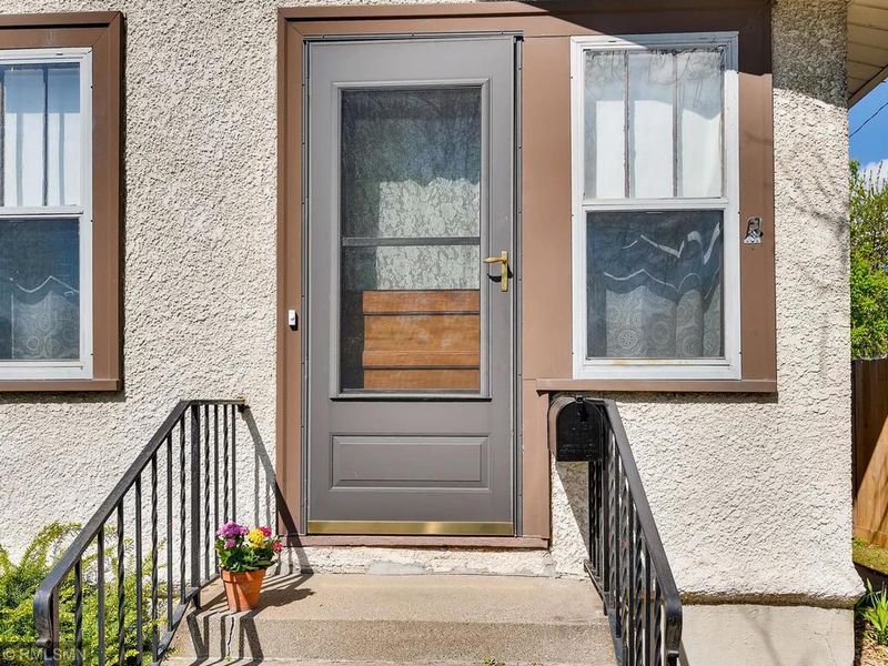 4036 Cedar Ave S, Minneapolis, MN 55407