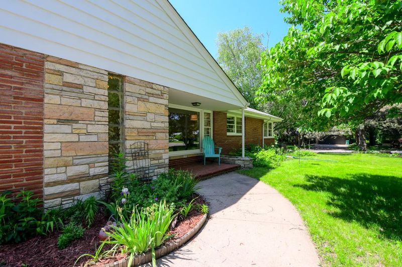 2445 Pascal St, Roseville, MN 55113
