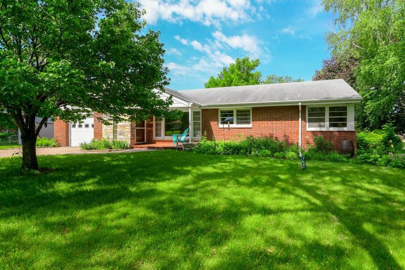 2445 Pascal St, Roseville, MN 55113