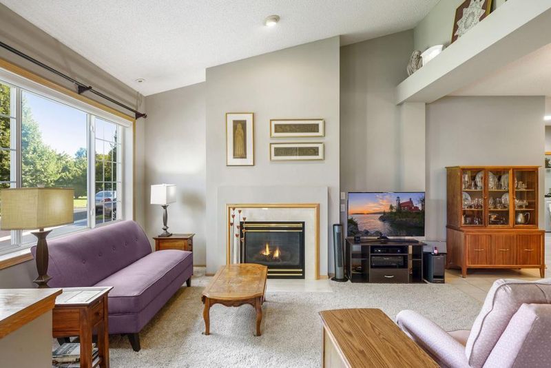 2112 Stahlke Way, Chaska, MN 55318