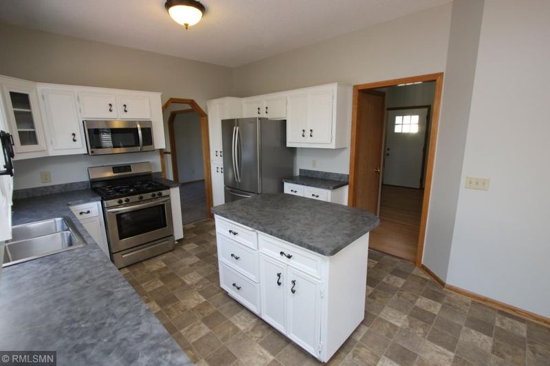 2316 Wallingford Ln, Woodbury, MN 55125