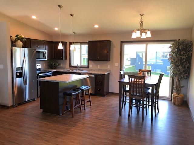 233 Keystone Dr, Pine Island, MN 55963