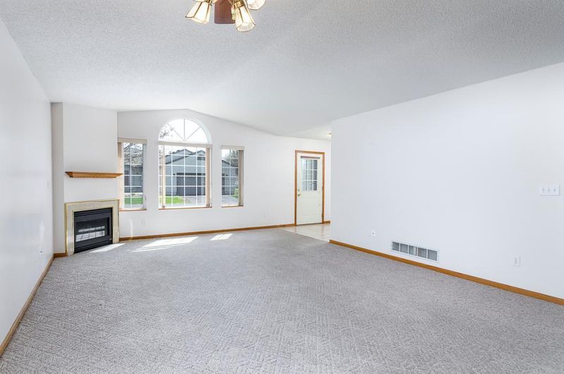 3132 Northern Valley Dr NE, Rochester, MN 55906