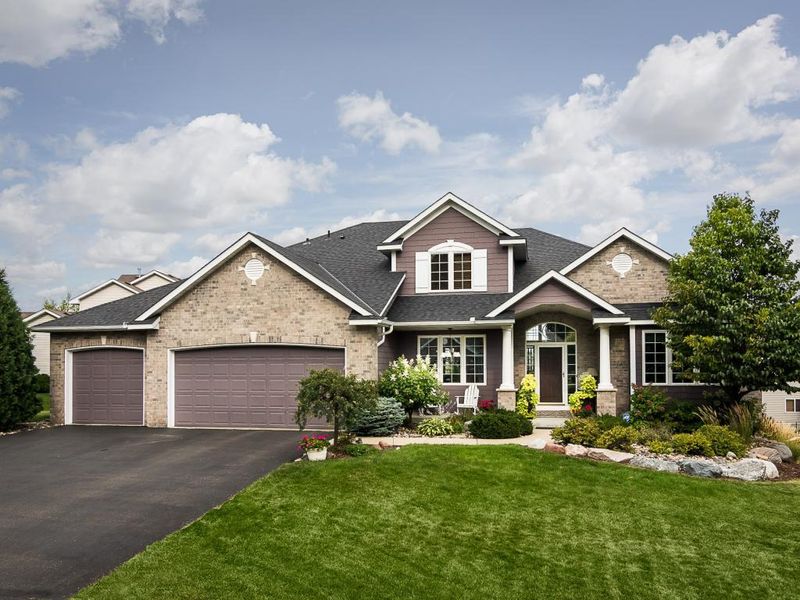 9119 W 137th St, Savage, MN 55378