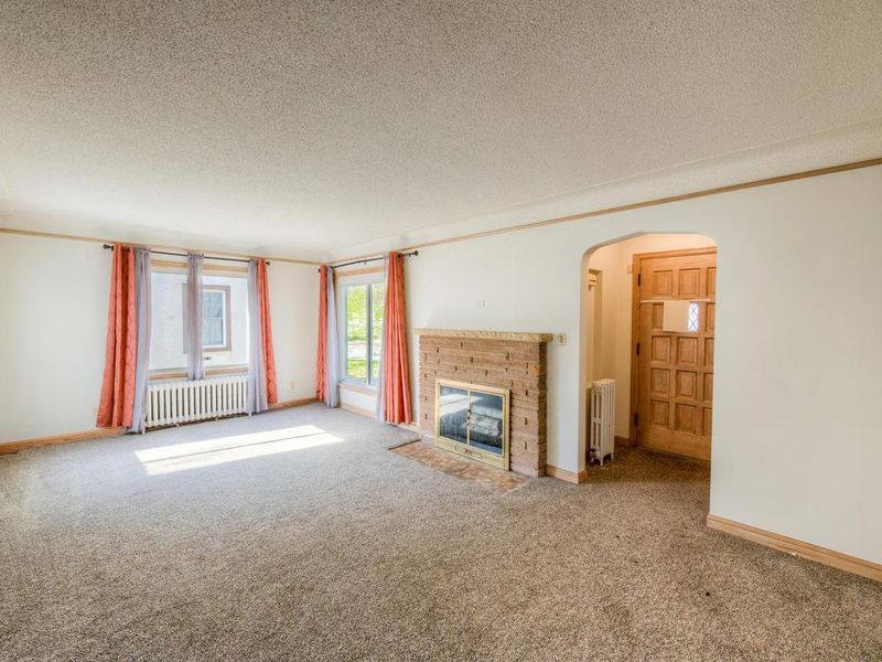 3406 Queen Ave N, Minneapolis, MN 55412