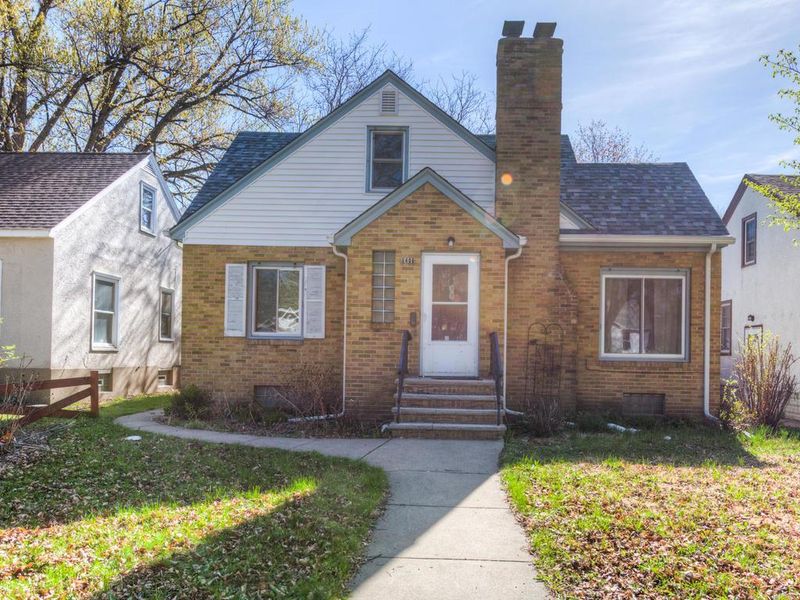 3406 Queen Ave N, Minneapolis, MN 55412