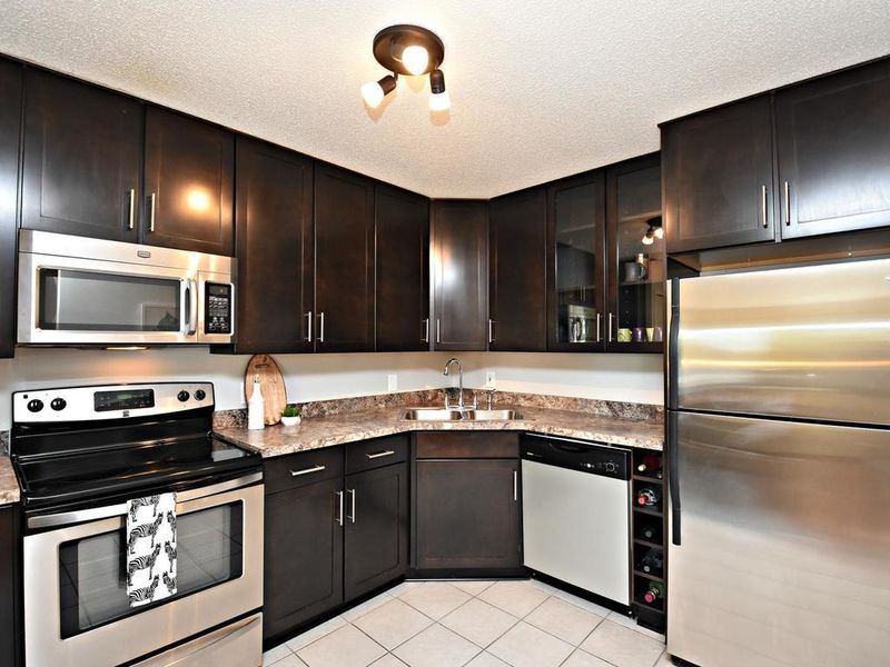 10460 Dupont Rd S, Bloomington, MN 55431