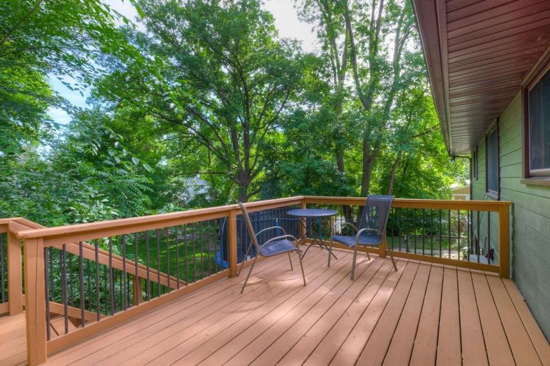 23290 Park St, Excelsior, MN 55331