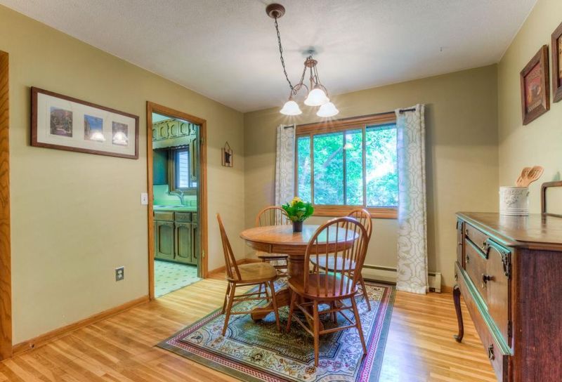 23290 Park St, Excelsior, MN 55331