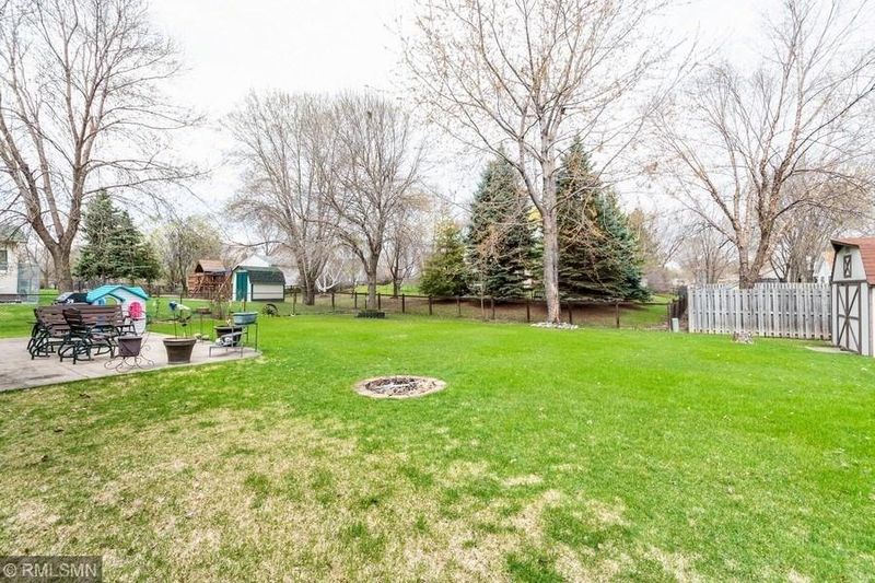 15166 93rd Pl N, Maple Grove, MN 55369