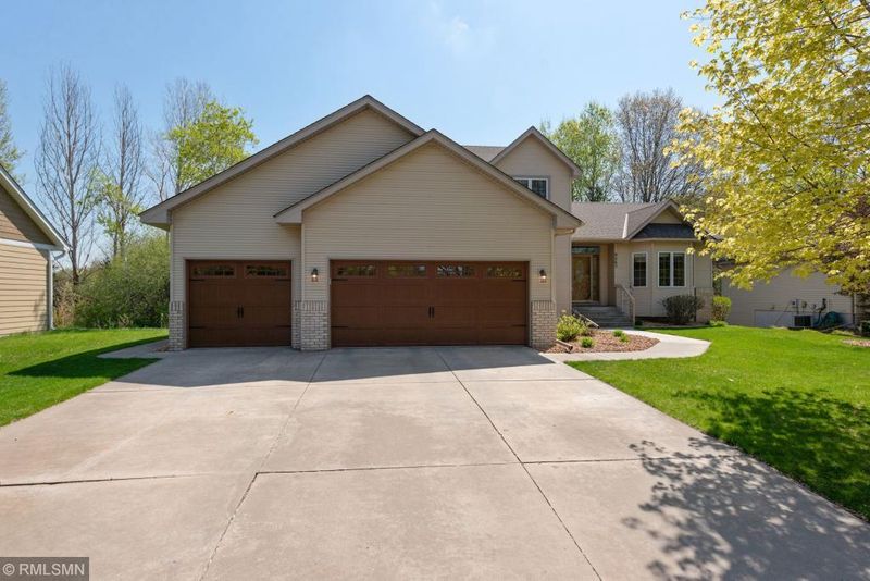 9263 Harpers Ct NE, Blaine, MN 55449