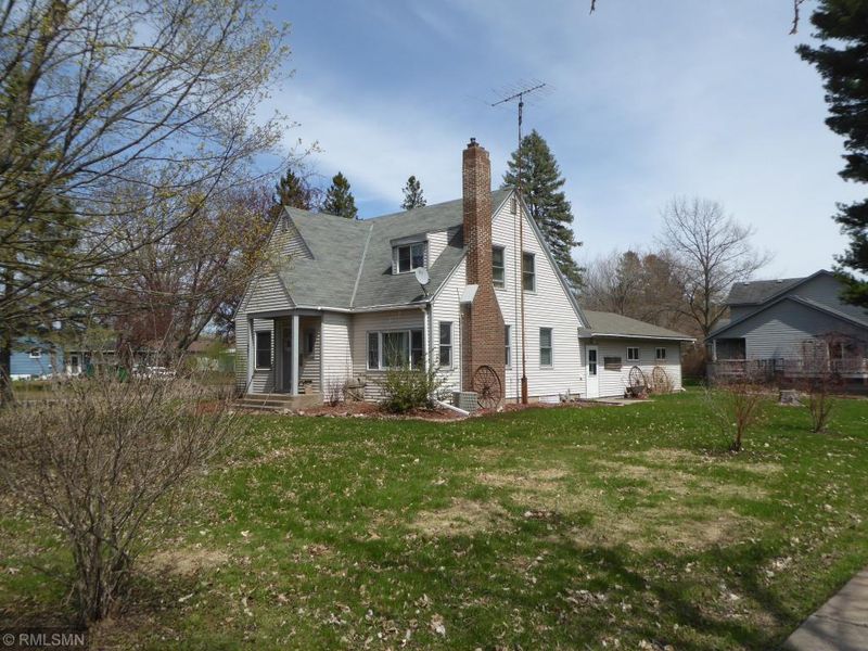401 Power Ave S, Hinckley, MN 55037
