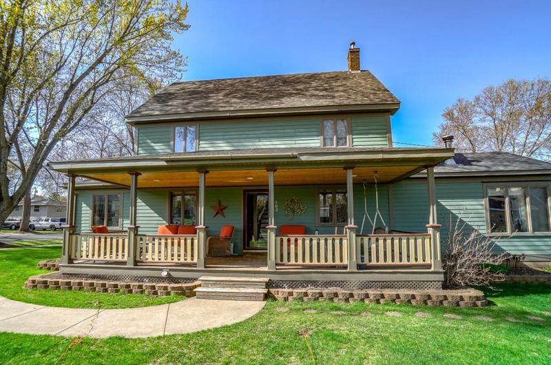 503 5th St N, Bayport, MN 55003