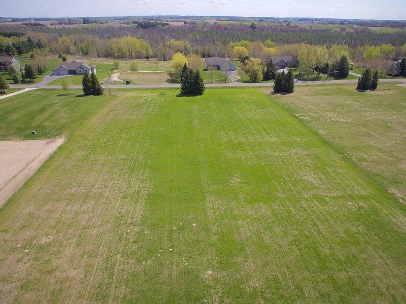 35xx NE Palisade Dr, Cambridge, MN 55008