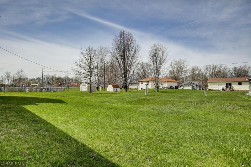 233 Fraser Dr, Foley, MN 56329