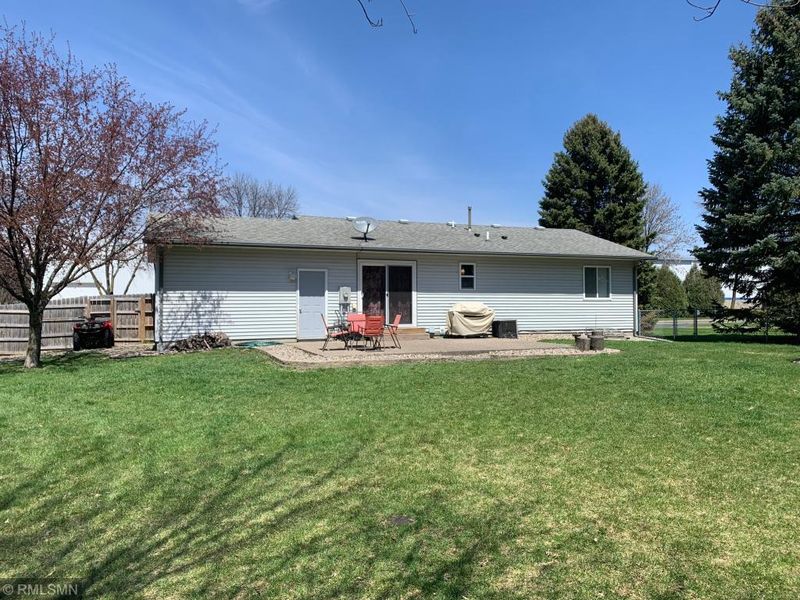 740 S Grade Rd, Hutchinson, MN 55350