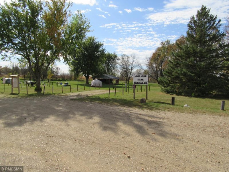 740 W Lake St, Avoca, MN 56114