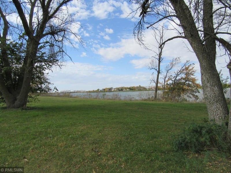 760 W Lake St, Avoca, MN 56114