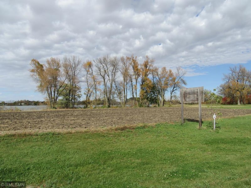 760 W Lake St, Avoca, MN 56114