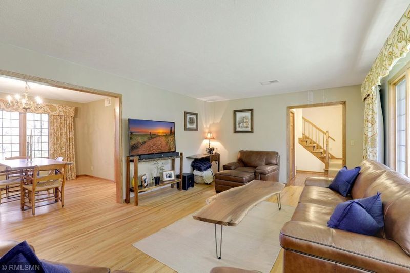10923 Territorial Dr, Burnsville, MN 55337