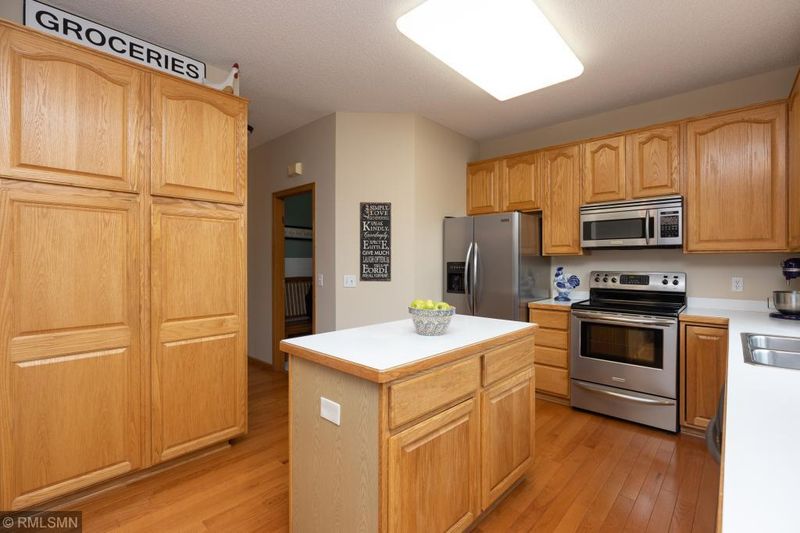 13090 Emmer Pl, Apple Valley, MN 55124