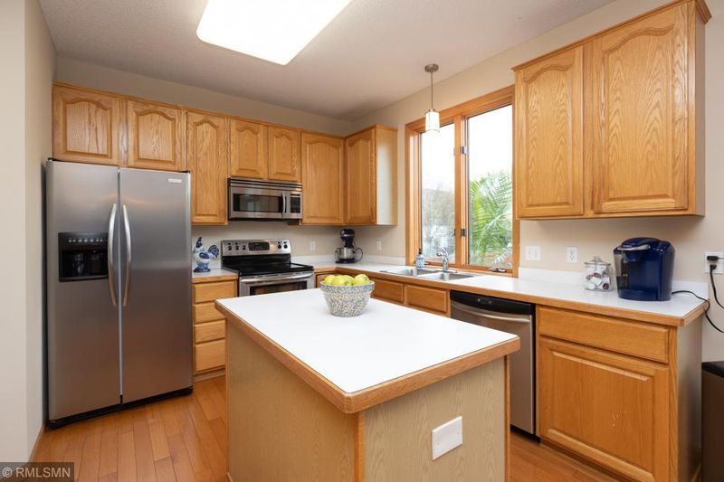 13090 Emmer Pl, Apple Valley, MN 55124