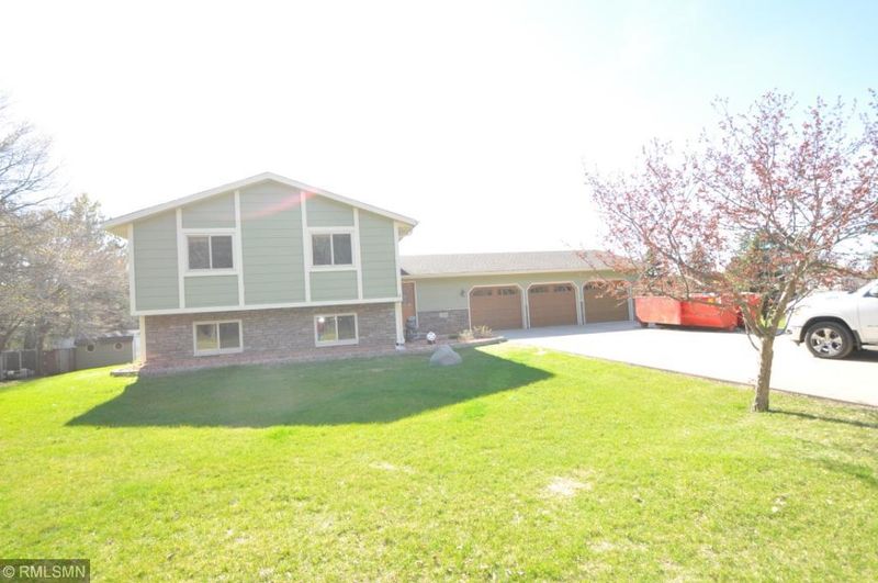 15854 Roanoke St NW, Andover, MN 55304