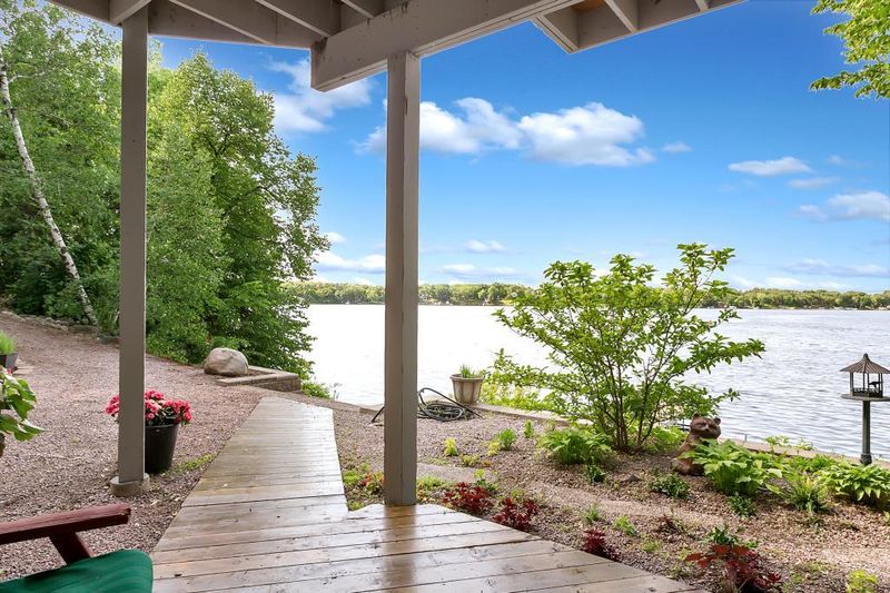 10484 55th St, Clear Lake, MN 55319