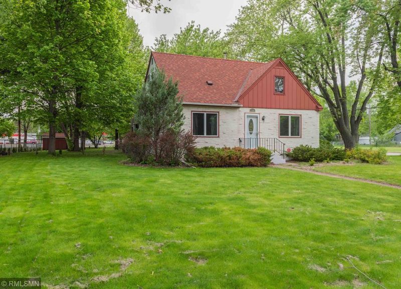 5511 Erickson Rd, Mounds View, MN 55112