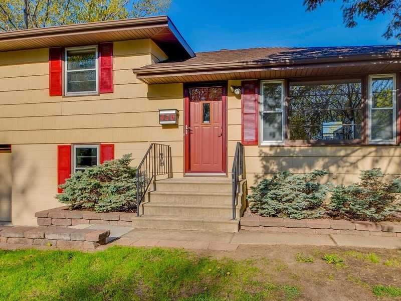 426 13th Ave S, South Saint Paul, MN 55075