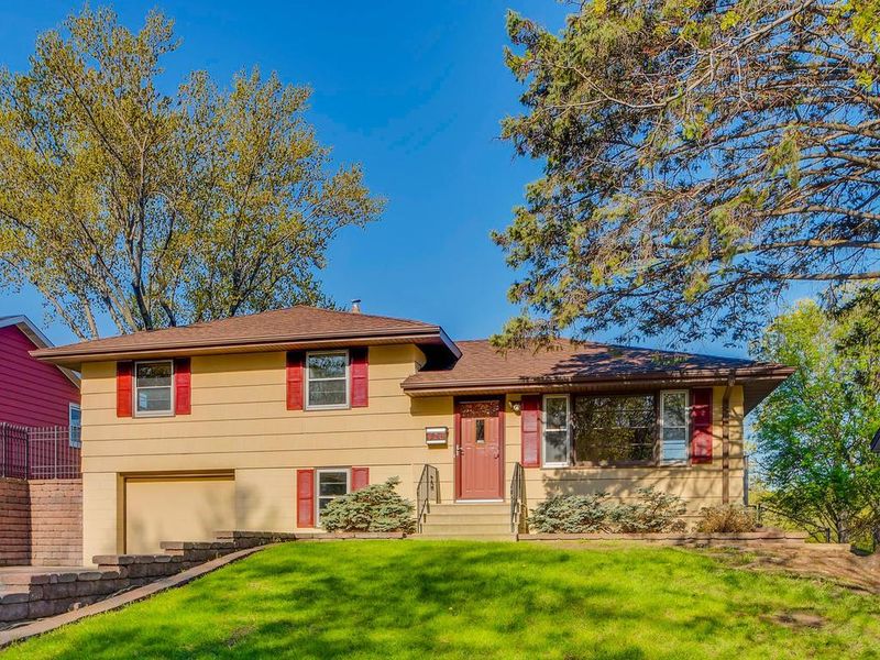 426 13th Ave S, South Saint Paul, MN 55075