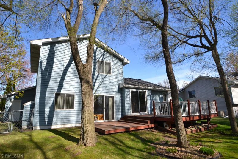 9151 Florida Ave N, Brooklyn Park, MN 55445