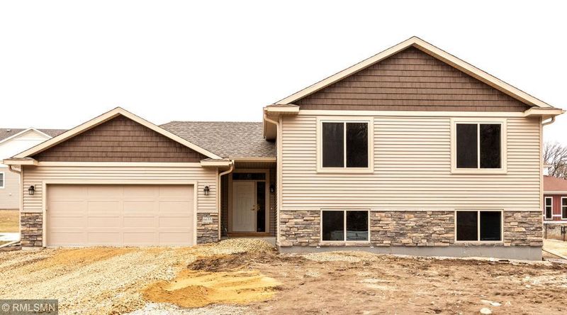 6655 Clarkia Dr NW, Rochester, MN 55901