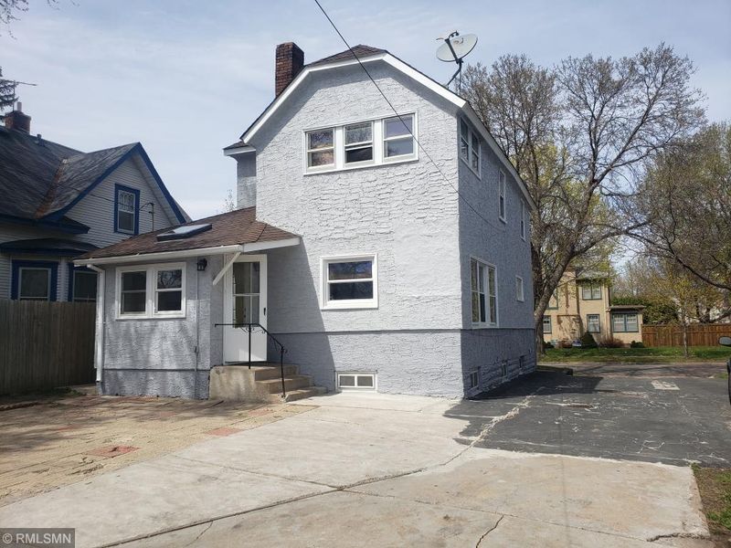 852 Geranium Ave E, Saint Paul, MN 55106