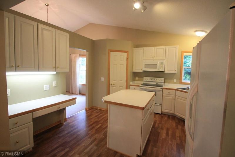 3689 Robin Ln, Eagan, MN 55122